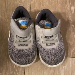 Nike boys flex contact